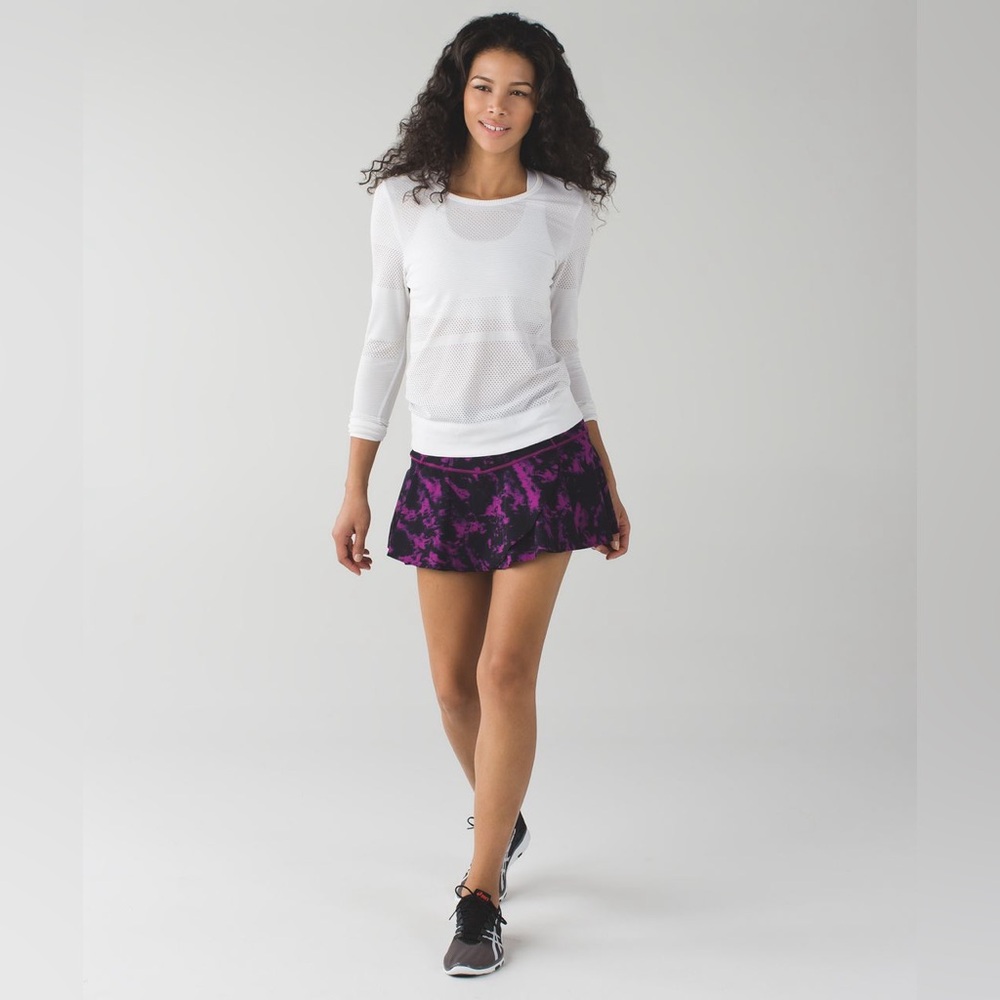 Lululemon Size 4 Hit your Stride Skort Size 4 Rare Breezie Plum Black‎ Purple